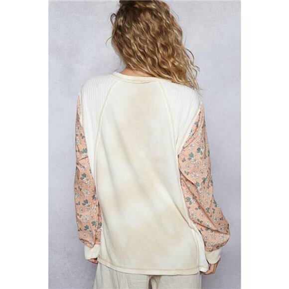 POL Exposed Seam Star Patch Thermal Top with Floral Sleeves - Picture 4 of 6